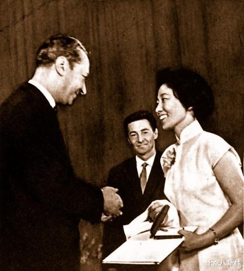 于蓝▲于蓝:今年虚岁100岁,与田方恩爱34年,田方去世给她留下200元钱