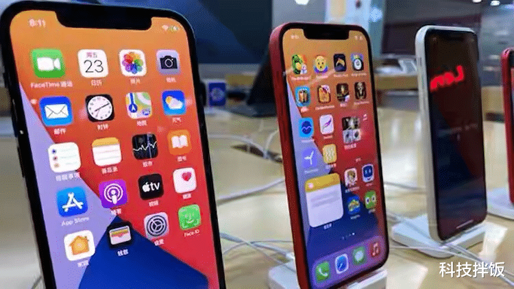 iphone12|iPhone12真机探店：三小时的新机，音量键已被刮花
