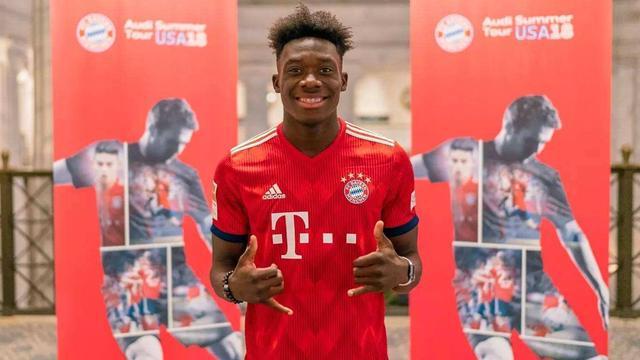 戴维斯@分析:把拜仁队史标王挤到替补席,19岁戴维斯为何如此受恩宠?