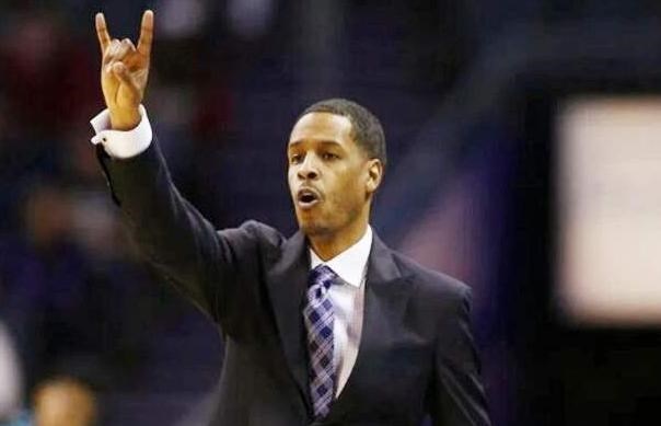 火箭队|连签2人火箭再收好消息！37+16中锋或加盟，实力不输卡佩拉！