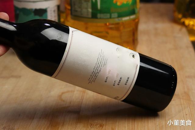 ##买红酒时,不管什么牌子,如果瓶子上有这4个字母,八成是假红酒