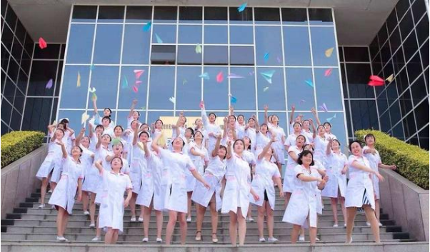 高校|大学中“美女偏多”的4大专业，适合男生报考，就业交朋友都不愁