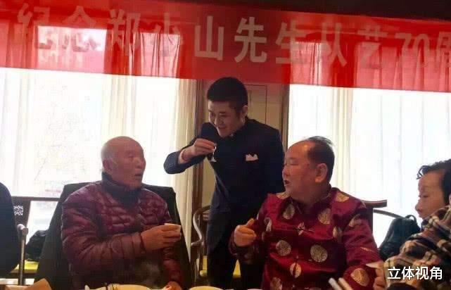 相声|为何民营相声团体德云社空前团结，而公私合营的青曲社却内讧了？