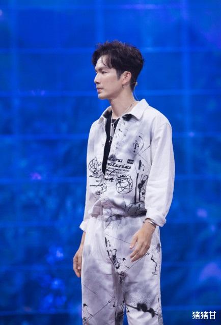 王一博|张艺兴再跳《莲》，王一博跳锁链威亚舞，这就是街舞这4位男人的较量