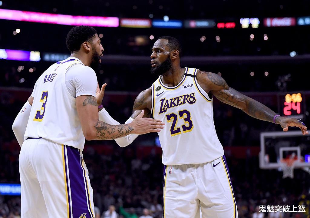 『勒布朗·詹姆斯』25+10+7+49%！恭喜詹姆斯，联盟历史第一人，湖人总冠军稳了？
