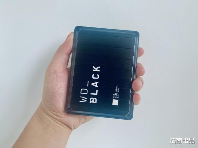 硬盘|高颜值大容量！4TB WD_BLACK P10移动游戏硬盘体验分享