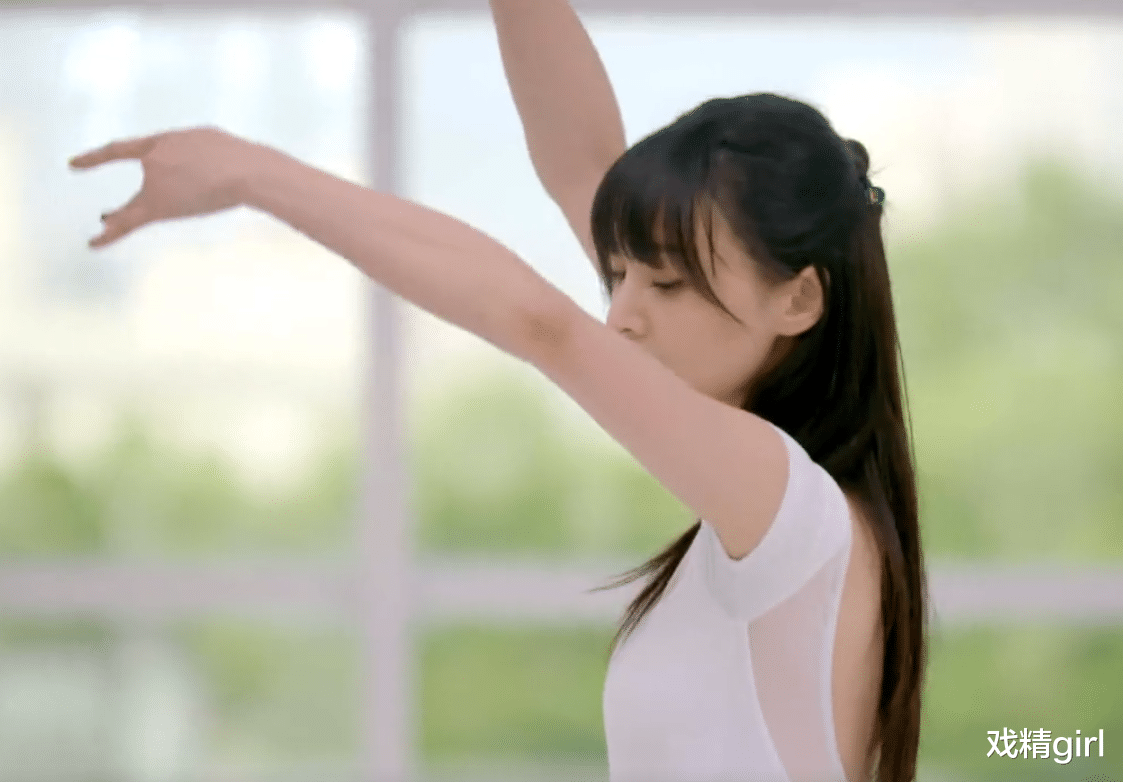 【郑爽】天都塌了!郑爽称拍戏被欠一半片酬,剧组却找来律师追究她的不对