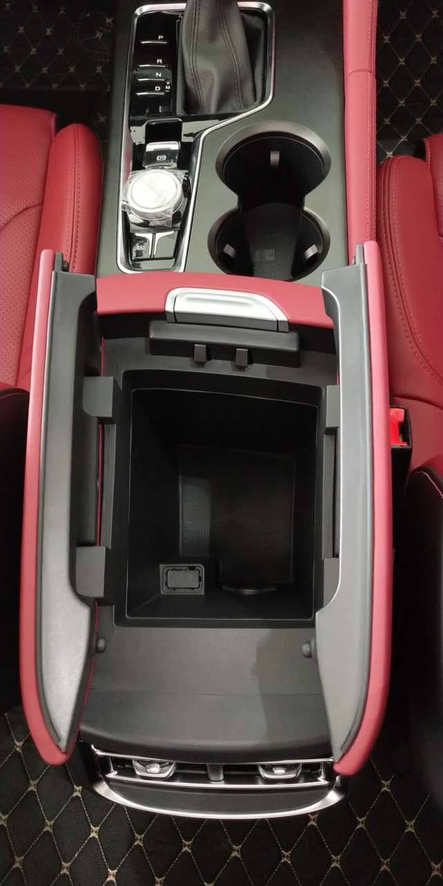 长安CS75|不得不说长安Cs75Plus确实性价比高,探秘Cs75Plus底价