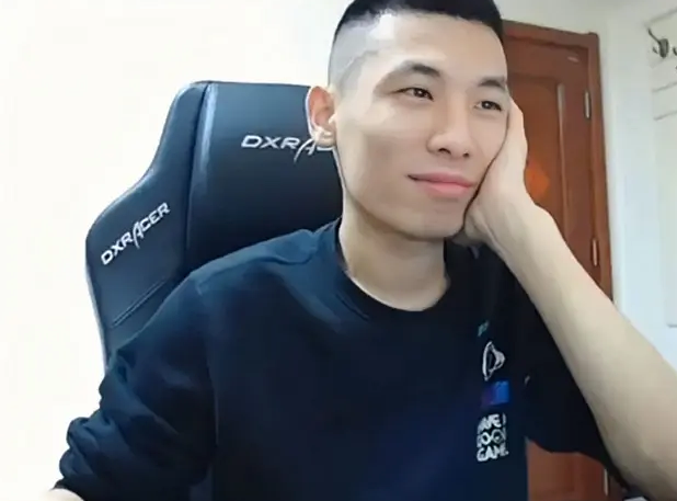 旭旭宝宝|DNF：又一个无形残香！旭旭宝宝剑宗武器毕业，+15神巨变成紫色