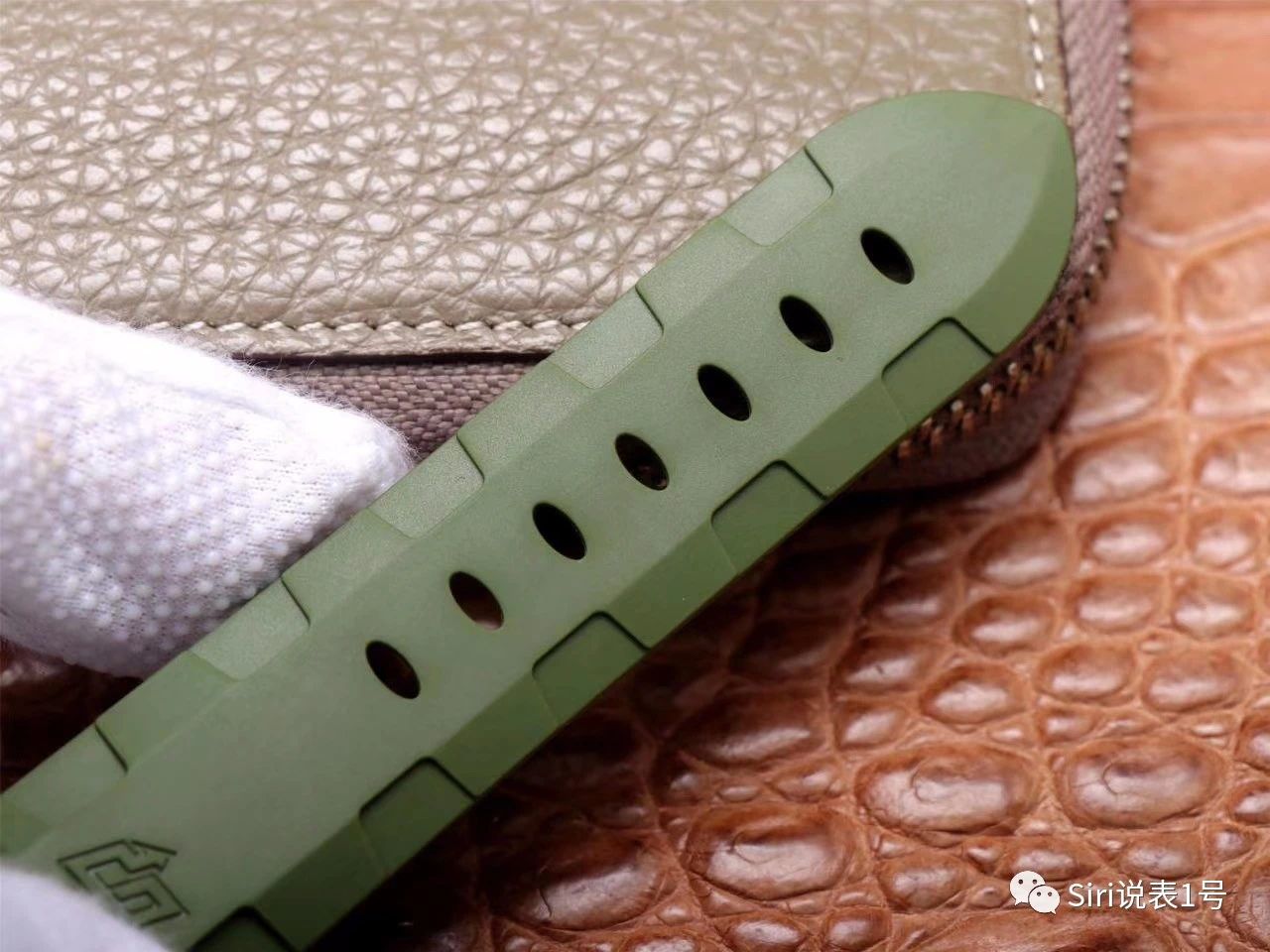 Siri|Siri说表1号：沛纳海01055