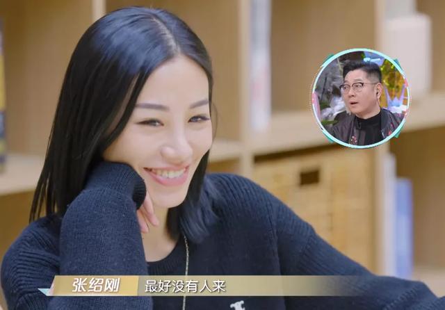 #摄像头#恋爱综艺嘉宾撕太狠！抢闺蜜对象，当着摄像头问你是觉得我配吗