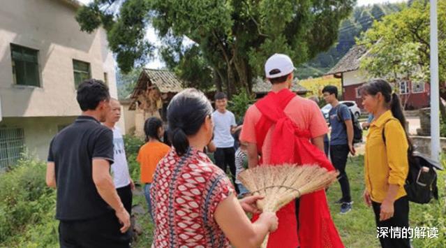 李小东|15岁资优生捅死霸凌者，56名同学联名求情，死者父：一定会报复