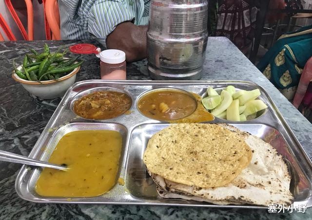 走進真實印度，首都底層人民吃一頓飯隻要2塊錢，很少能吃上肉-圖5