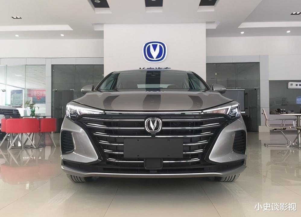 长安逸动|这才是年轻人的座驾，外观炫酷比思域帅，仅售6.8万，月销万台