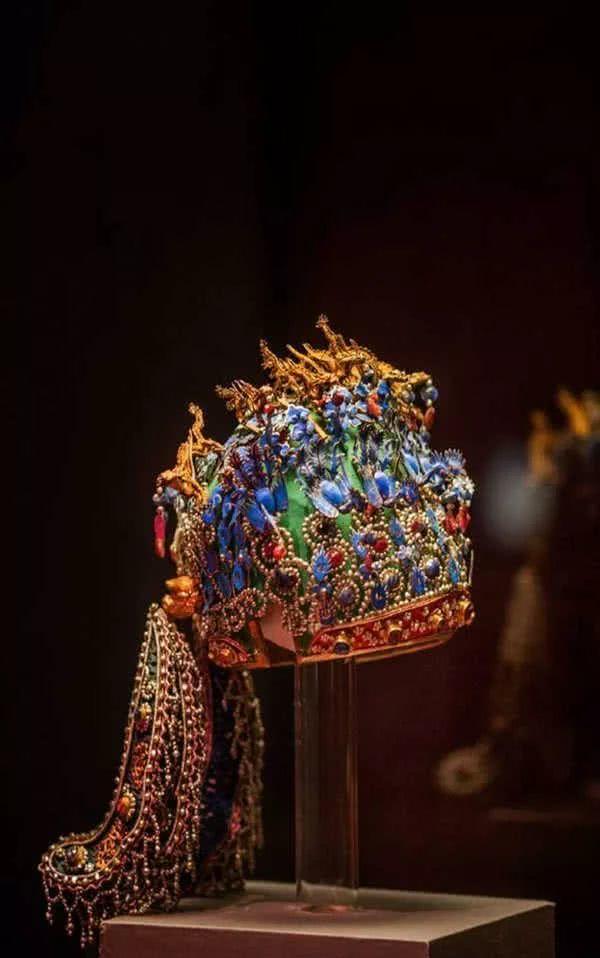 【朱翊钧】国博的镇馆之宝九龙九凤冠到底有多奢华呢