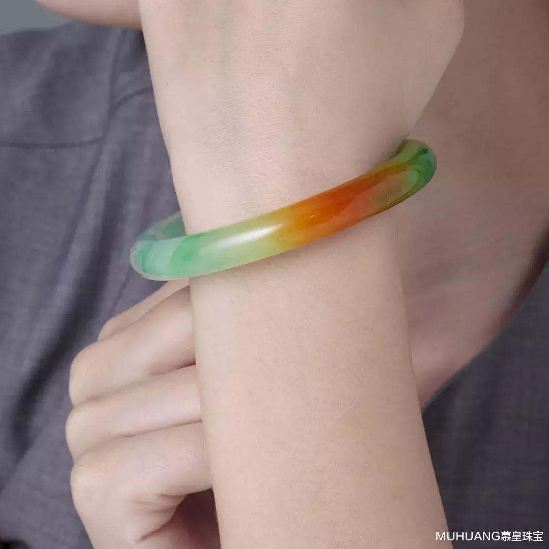 翡翠|2020年四大春拍落槌，翡翠类最高成交高达8070万港元！