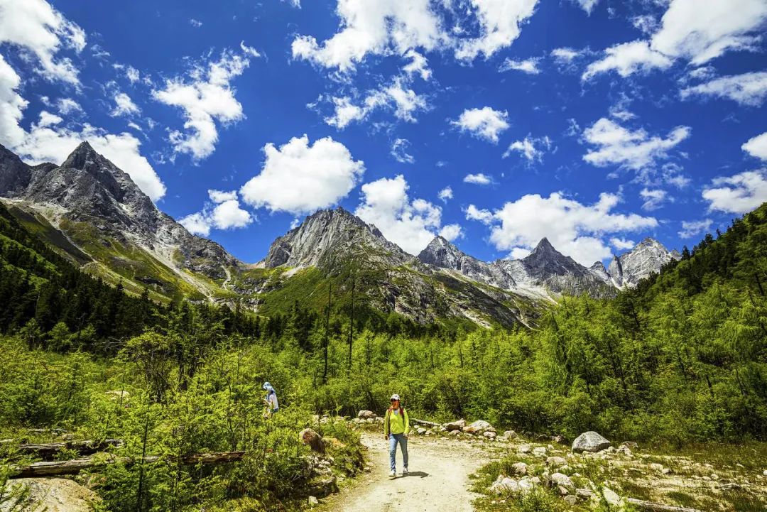 深圳市|恢复开园！年均气温14℃，我们的川西小瑞士回来了！思鹿旅行推荐