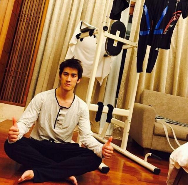 带你看看李治廷的豪宅，从小就是富二代，家里跟个欧洲皇宫似的