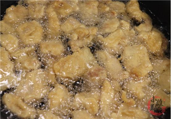 酥肉|才知道，炸酥肉不能用面粉和淀粉，原来一直都用错，难怪不酥脆