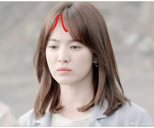 发型|Lisa没有刘海像变了一个人？辛芷蕾袁姗姗换发型更是堪比整容