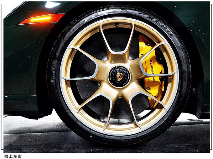 保時捷911 Turbo S實拍曝光！搭金色輪轂+碳纖維車頂 3秒內可破百-圖4