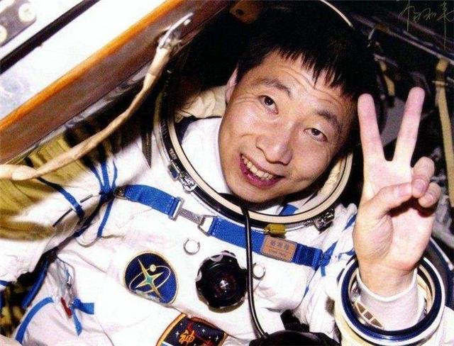 杨利伟@杨利伟背后的女人：如果没有她，杨利伟成不了中国“航天第一人”