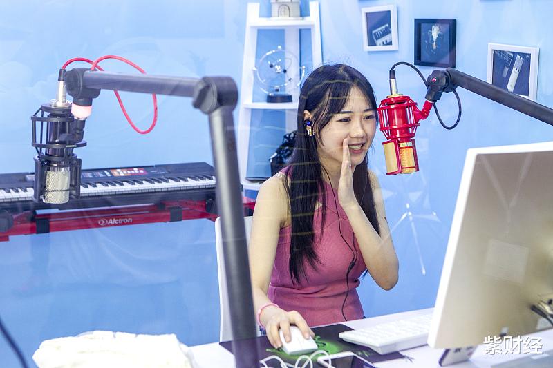 『直播带货』董明珠一天揽65亿，经销商：再玩就演不下去了！直播带货水多深？