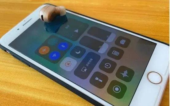 |手机“飞行模式”没人用，为啥不淘汰？专业人士：其实你不会用！