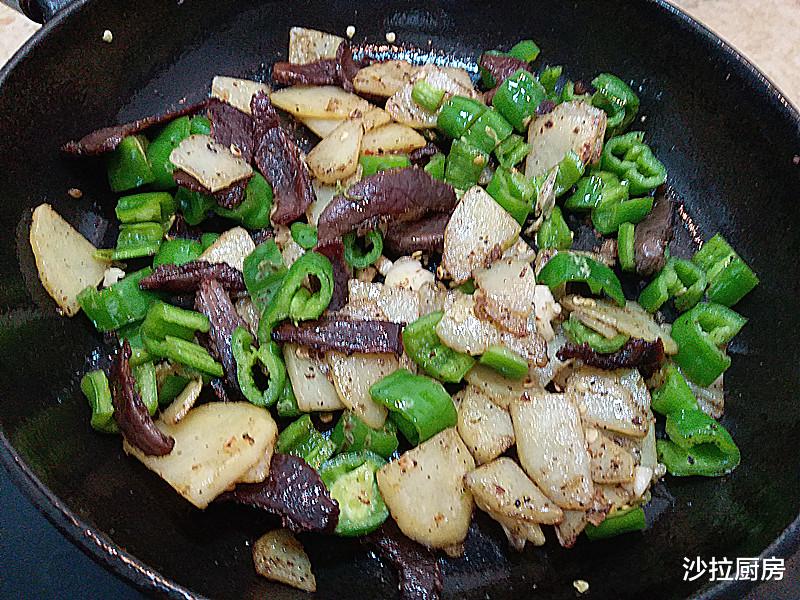 『土豆』土豆和它一起炒，吃着比肉香，家人都爱吃，太解馋了