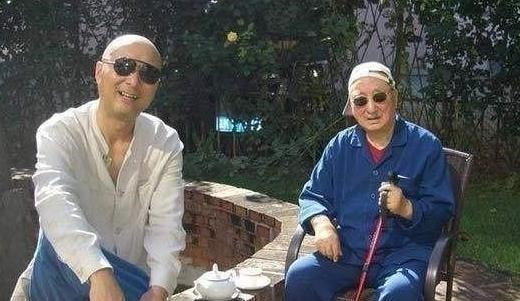 『冯巩』看看冯巩的孙子，再看看陈佩斯的儿子，才明白基因有多强大