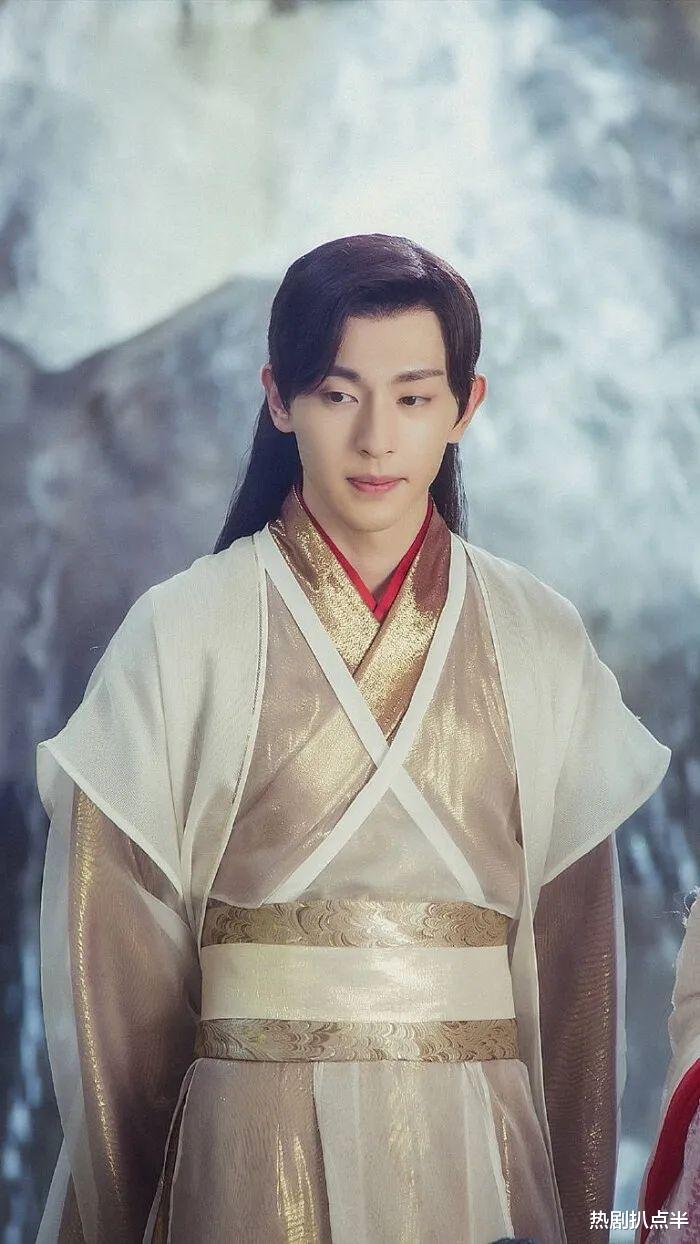 肖战@新生代古装六大神颜男主，肖战邓伦上榜，网友：第一难以服众