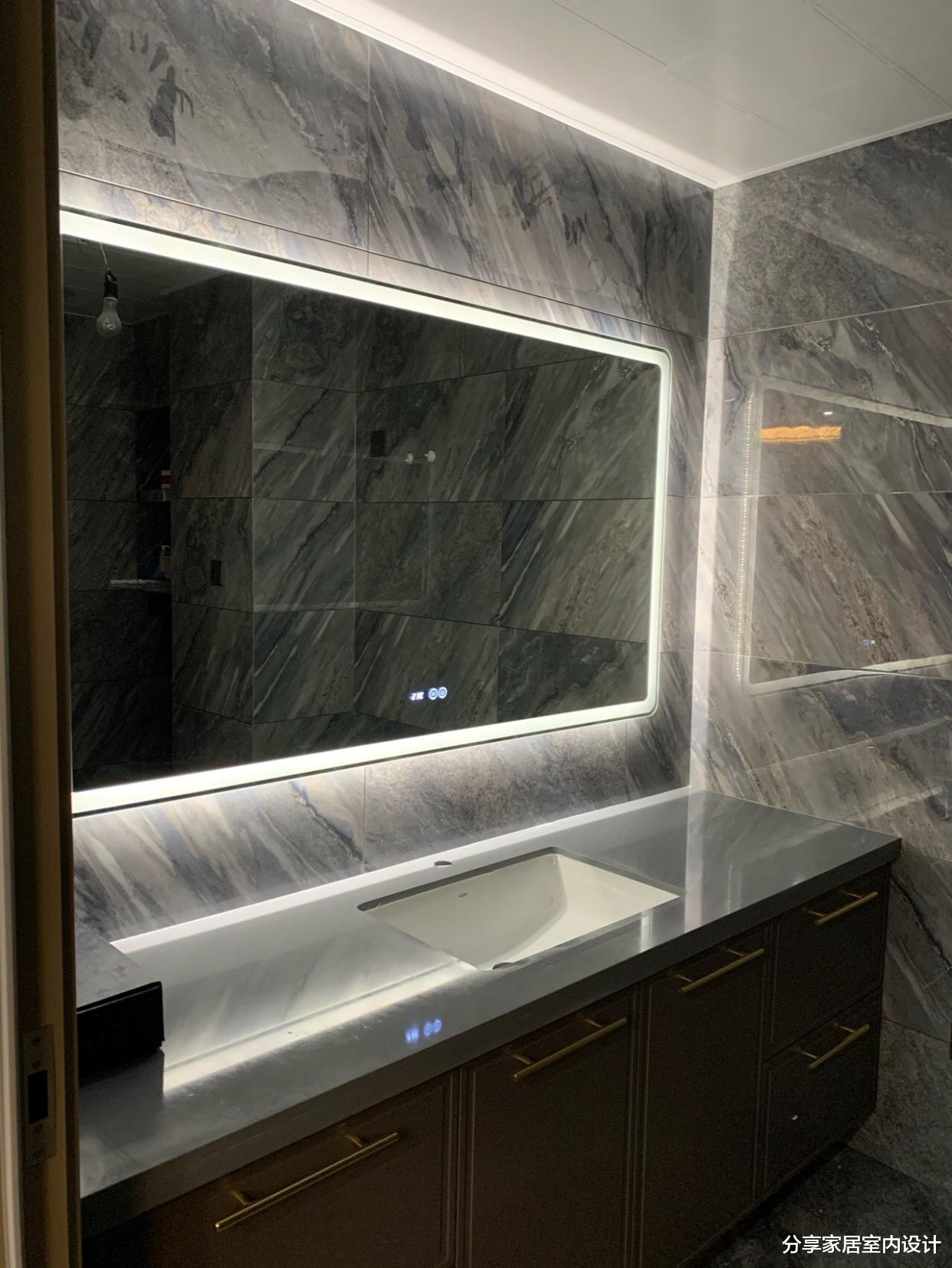 []朋友家刚完工，电视墙很大气，无主灯的设计太喜欢了，忍不住晒晒