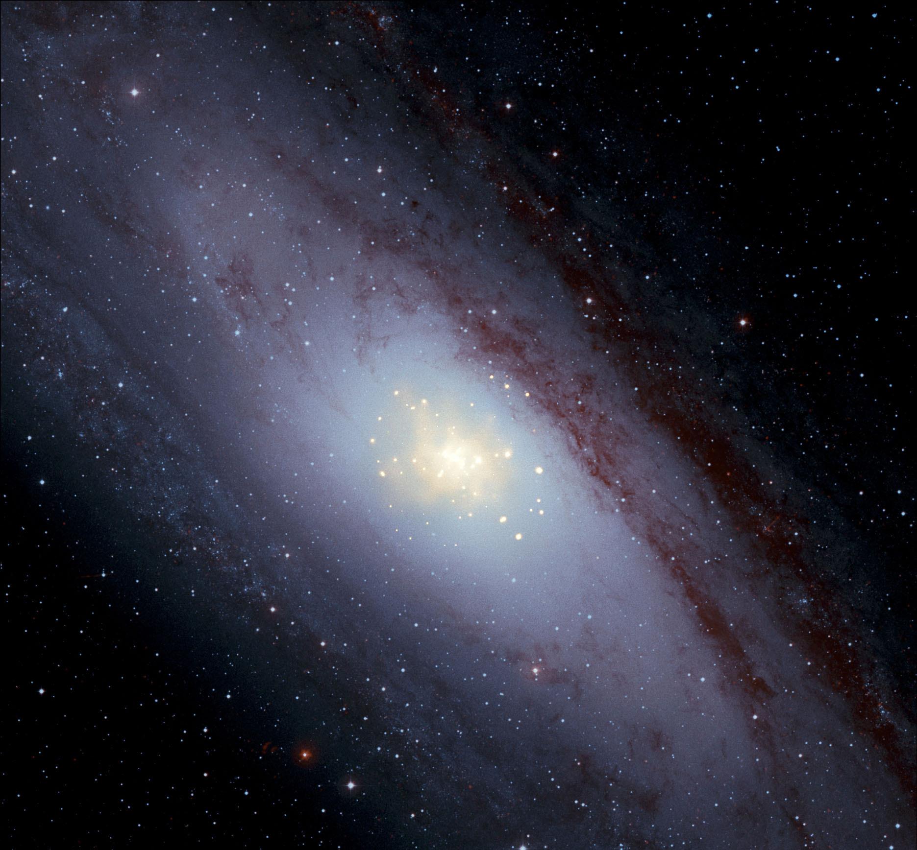 黑洞@银河系中心黑洞能量爆发产生的耀斑持续100万年