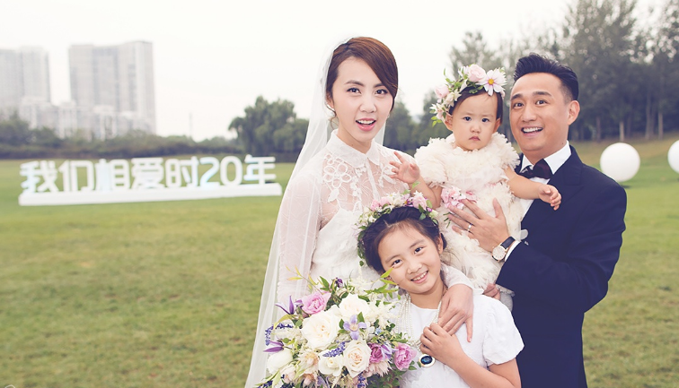 机器|最强“师生恋”，老师8年生了三孩子，她完全被当作“生育机器”？