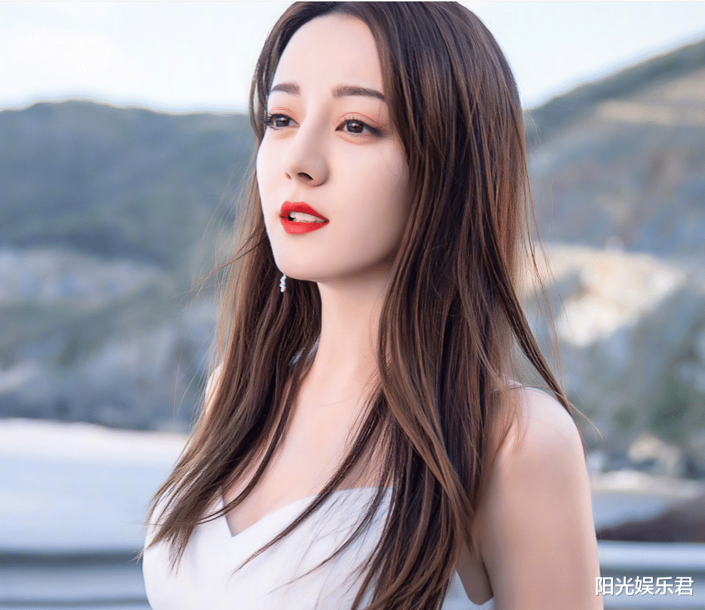 迪丽热巴■《幸福触手可及》还在热播，热巴又一新剧来袭？ 看到男主就乐开花