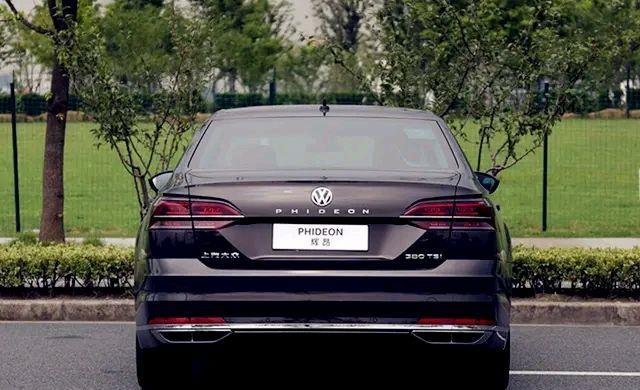 「大众汽车」大众辉昂：我都跌到26万了，你还要去买奥迪A6L？