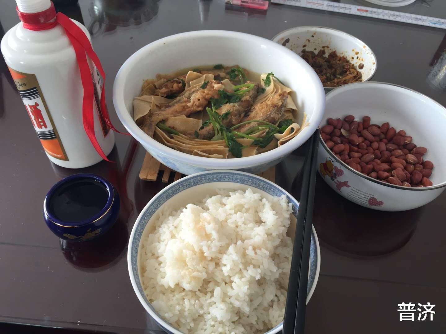 「」老公对吃要求高，每天离不了鱼肉，我们经济条件一般，该怎么办？