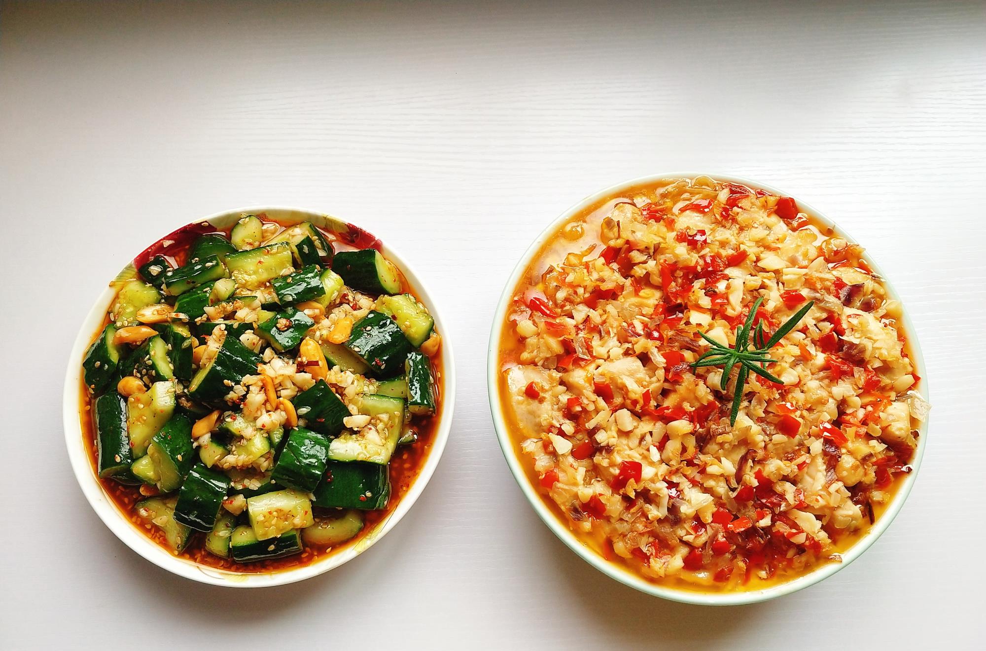 『番茄』三个人两个菜的午餐，老公说我越来越抠门，吃得比困难户还差！