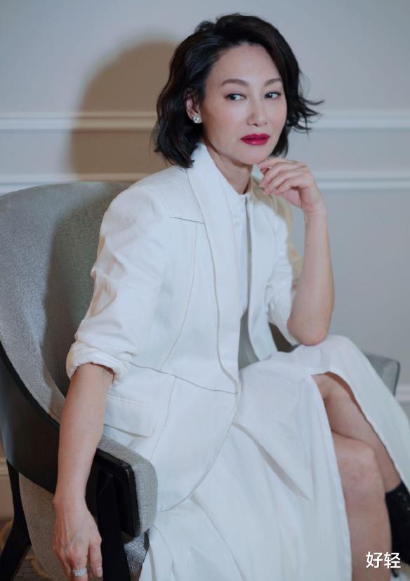 水果|60岁惠英红，出道就没胖过，直言：不怕胖，因为3种食物绝不吃