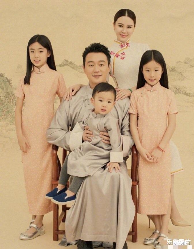 佟大为|佟大为晒一家五口全家福，被嘲重男轻女思想，感觉是为儿子拍的