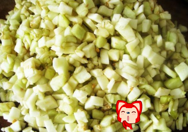 「饺子」6月，我家从不做肉饺子，用这菜做馅料，鲜香味美，孩子也爱吃