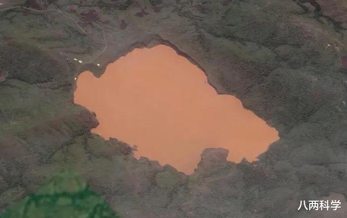 八两科学 非洲致命湖泊，一夜杀死1746人、3500头牲畜，湖里藏着什么东西？