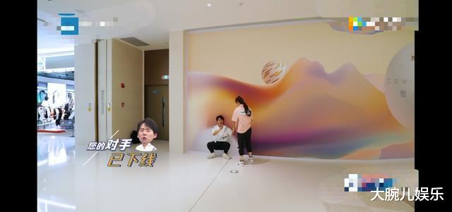 【郭麒麟】《跑男》：还没见过这么“怂”的撕名牌现场，却意外很好看