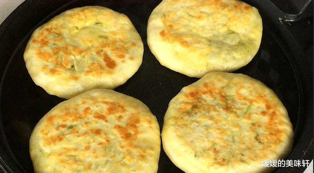 补钙|天冷多给家人做这蔬菜饼，补钙补维生素，薄皮大馅，比吃肉还香