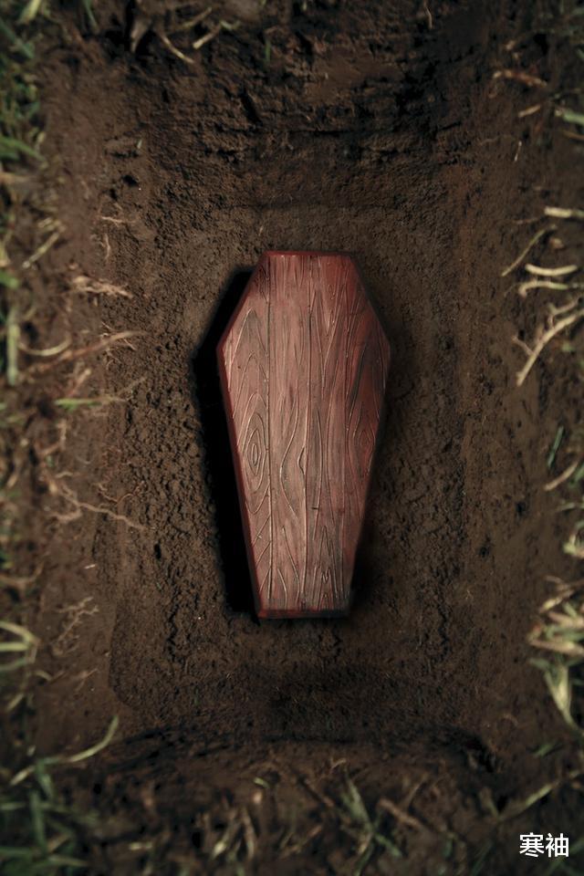 遵义@意外发现的千年之墓，埋藏着一口纯金棺材，连用的钉子都是纯金的