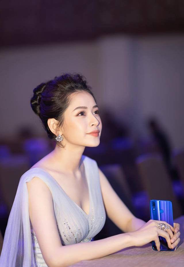 「」好身材是怎样的？华为代言人的身材，手机都没她“香”