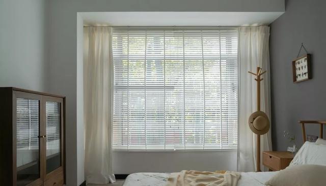 她家院子比房子还大，足足有80m2，在城里也能过得像李子柒