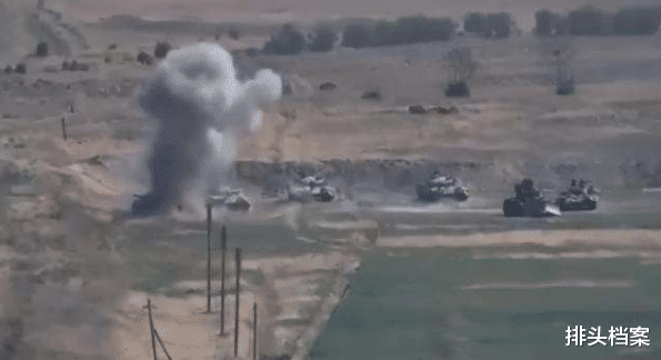 |二战惨烈画面再现，阿塞拜疆用卡车拉尸体，没空安葬就地掩埋