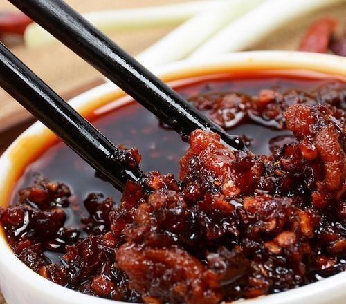 老干妈|73岁陶华碧出山，一招拯救“变了味”的老干妈，成功“满血复活”
