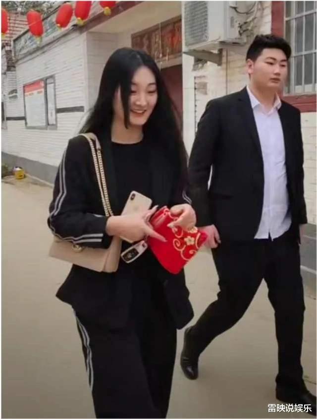 朱之文|难怪“大衣哥”对儿媳妇十分满意，看到她的背景后，网友：瞬间了解